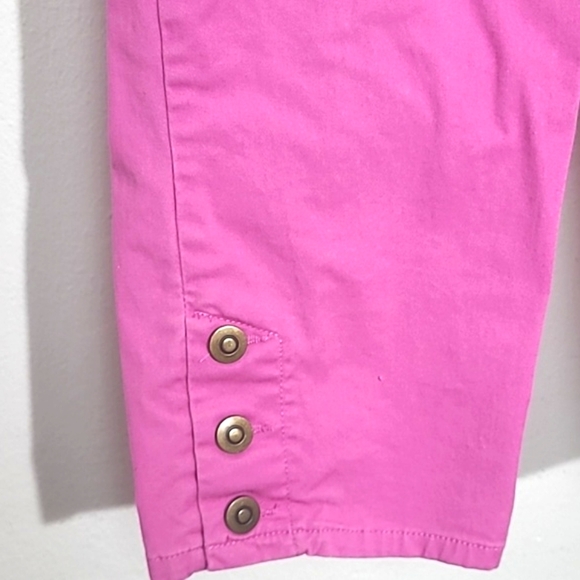 Bright Pink Button Embellished Capris Ruby Rd. Stretch Cotton Y2K Mid Rise Sz 6 - Picture 3 of 5